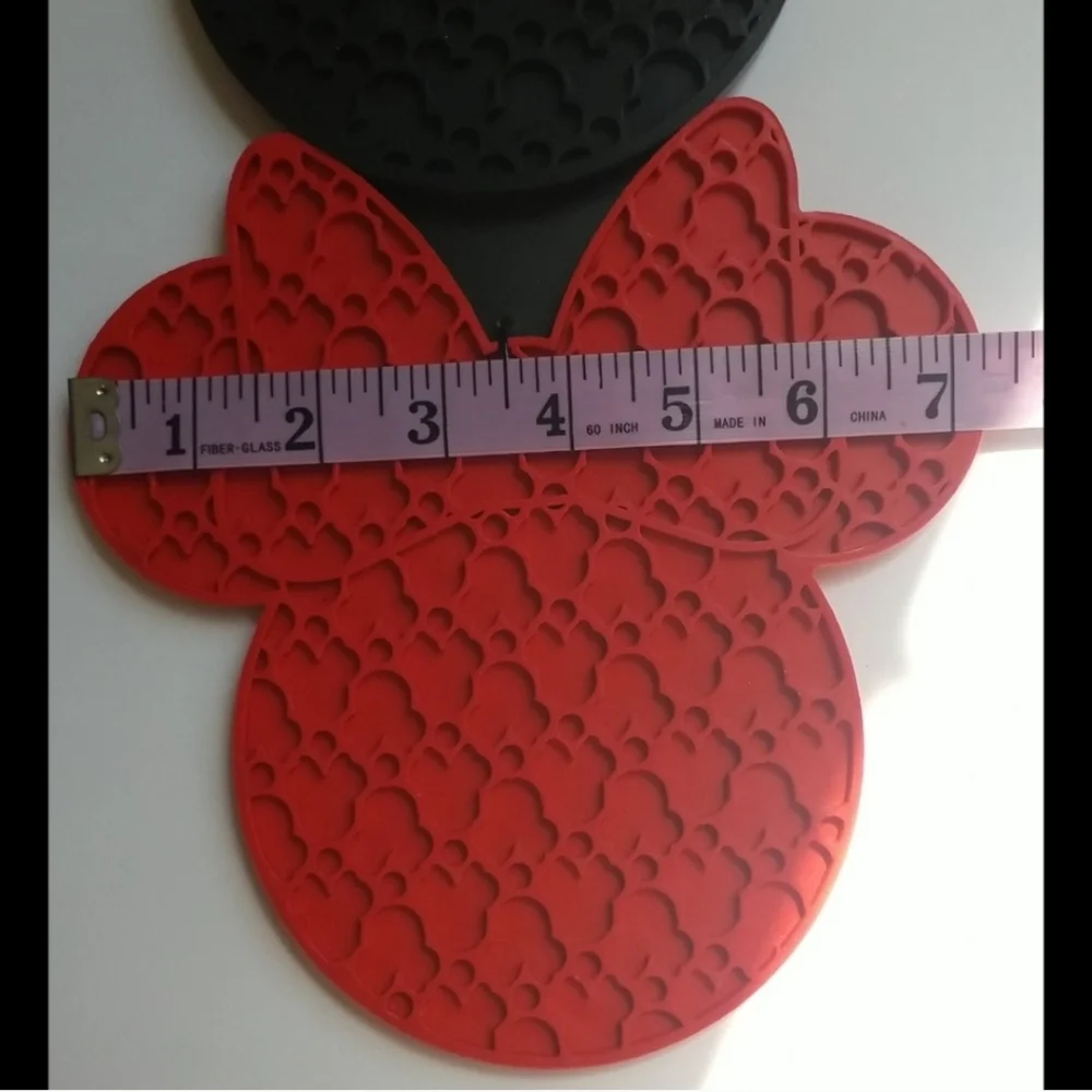 NWT Mickey and Minnie Set of 2 Trivets